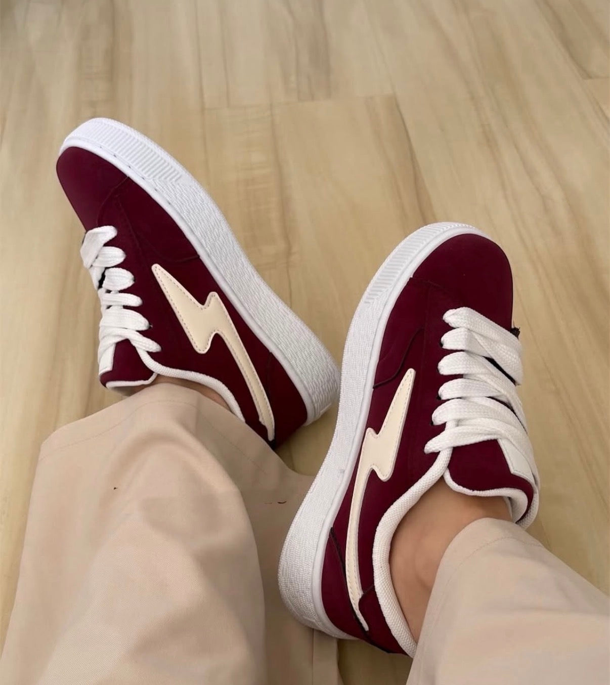 Zapatilla Rayo Burdeo y Crema
